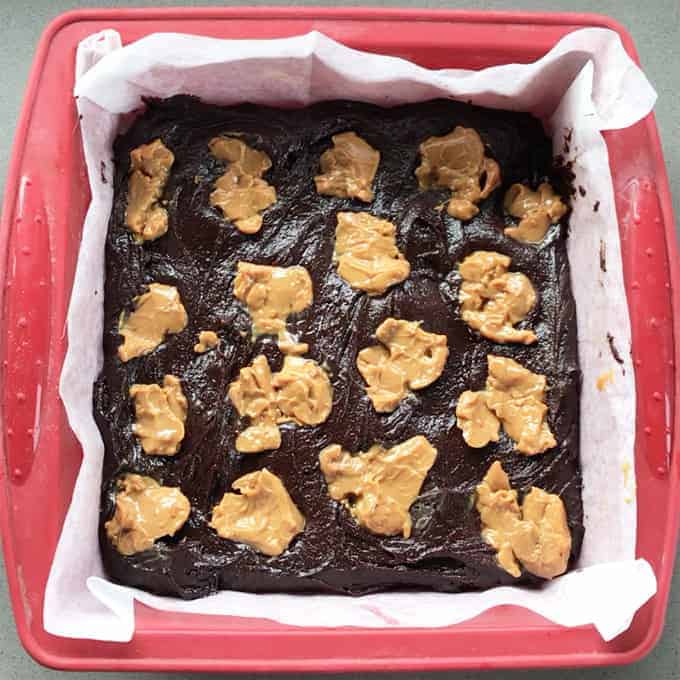 VJ COOKS CHOCOLATE CARAMEL BROWNIE