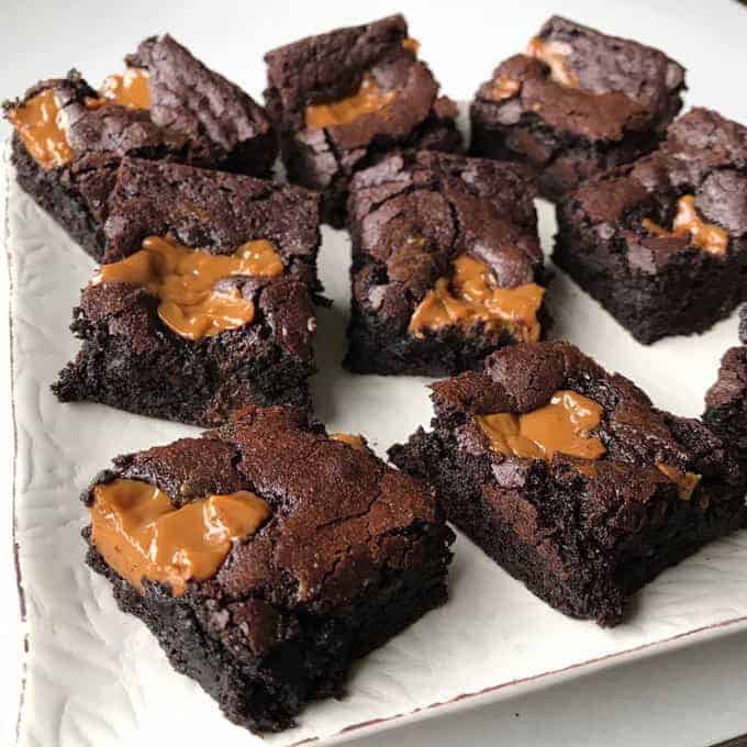 VJ COOKS CHOCOLATE CARAMEL BROWNIE