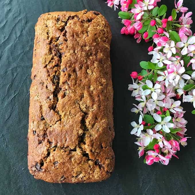 banana chocolate chip loaf, easy recipe by VJ cooks 