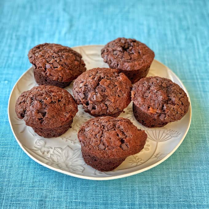 VJ cooks chocolate banana muffins