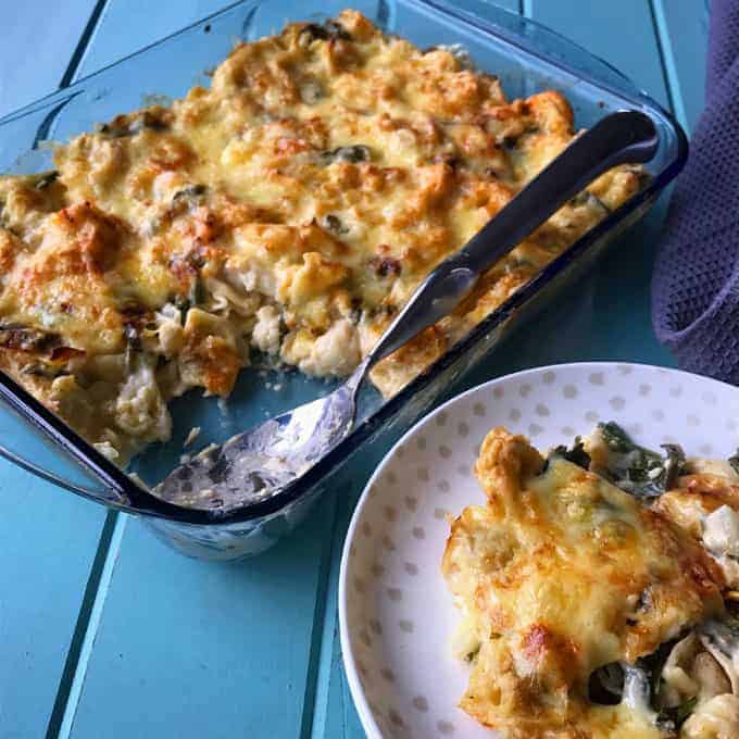 Cauliflower cheese pasta bake