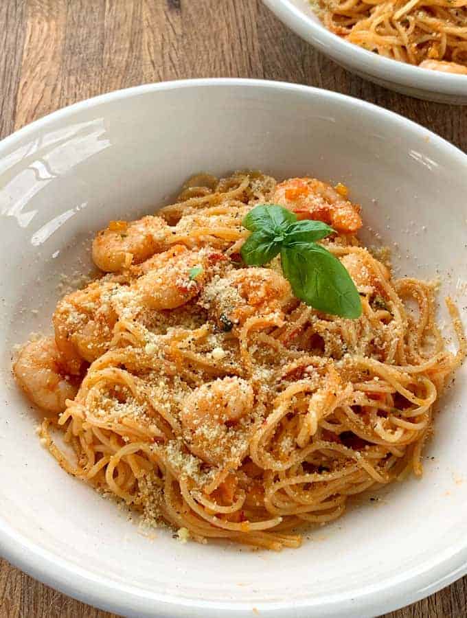 roasted tomato and prawn pasta 