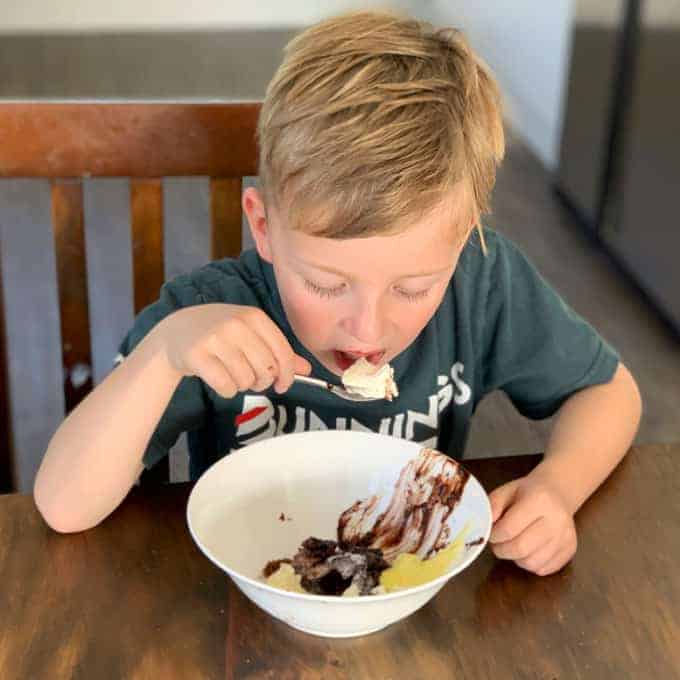 vj cooks chocolate and banana self saucing pudding