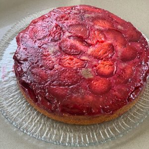 upside down gluten free plum cake