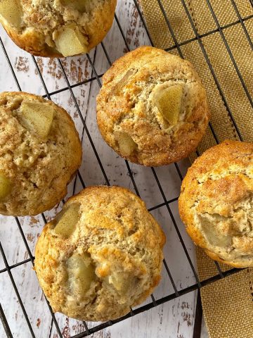 Apple oaty muffins