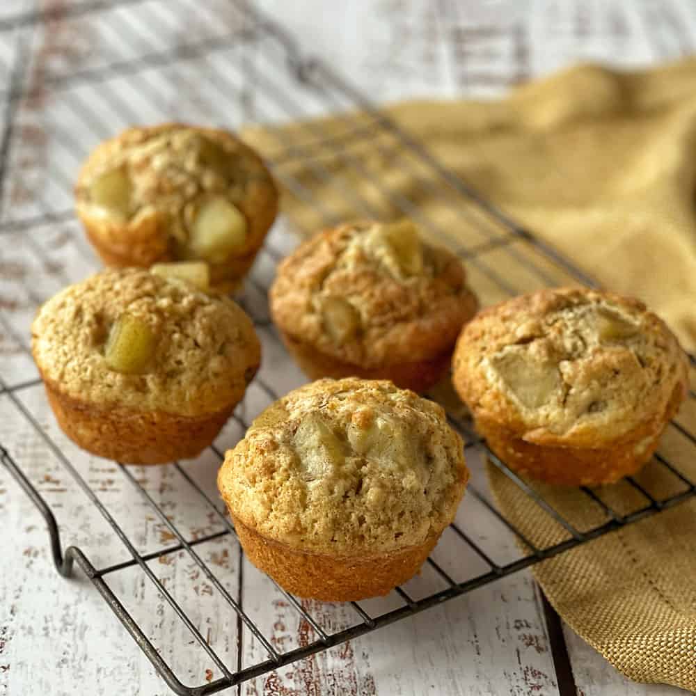 Apple oaty muffins