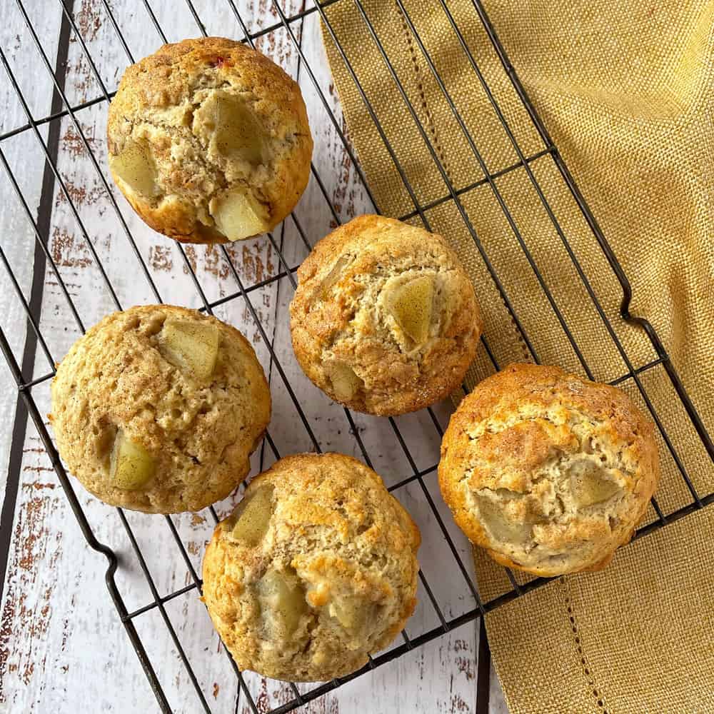 Apple oaty muffins