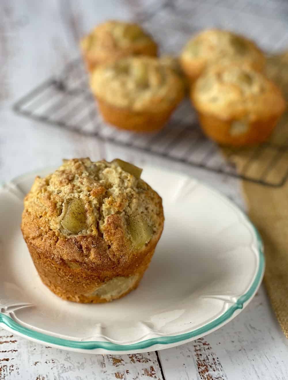 Apple oaty muffins
