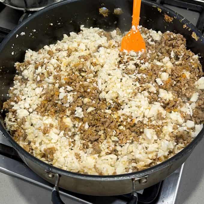 Vanya's Lasagne Mince and cauliflower cooking a fry pan.
