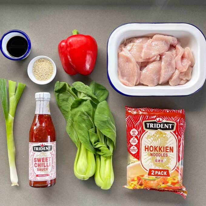 Iceland Chilli Chicken 375g | Chinese & Oriental | Iceland Foods