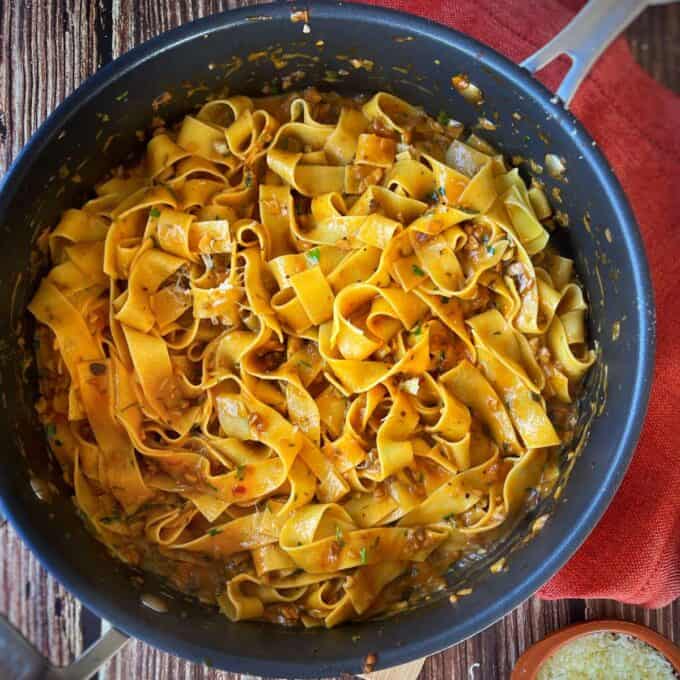 A birdseye view of Mushroom Ragu Pasta served in the medium sized frypan it was cooked in.