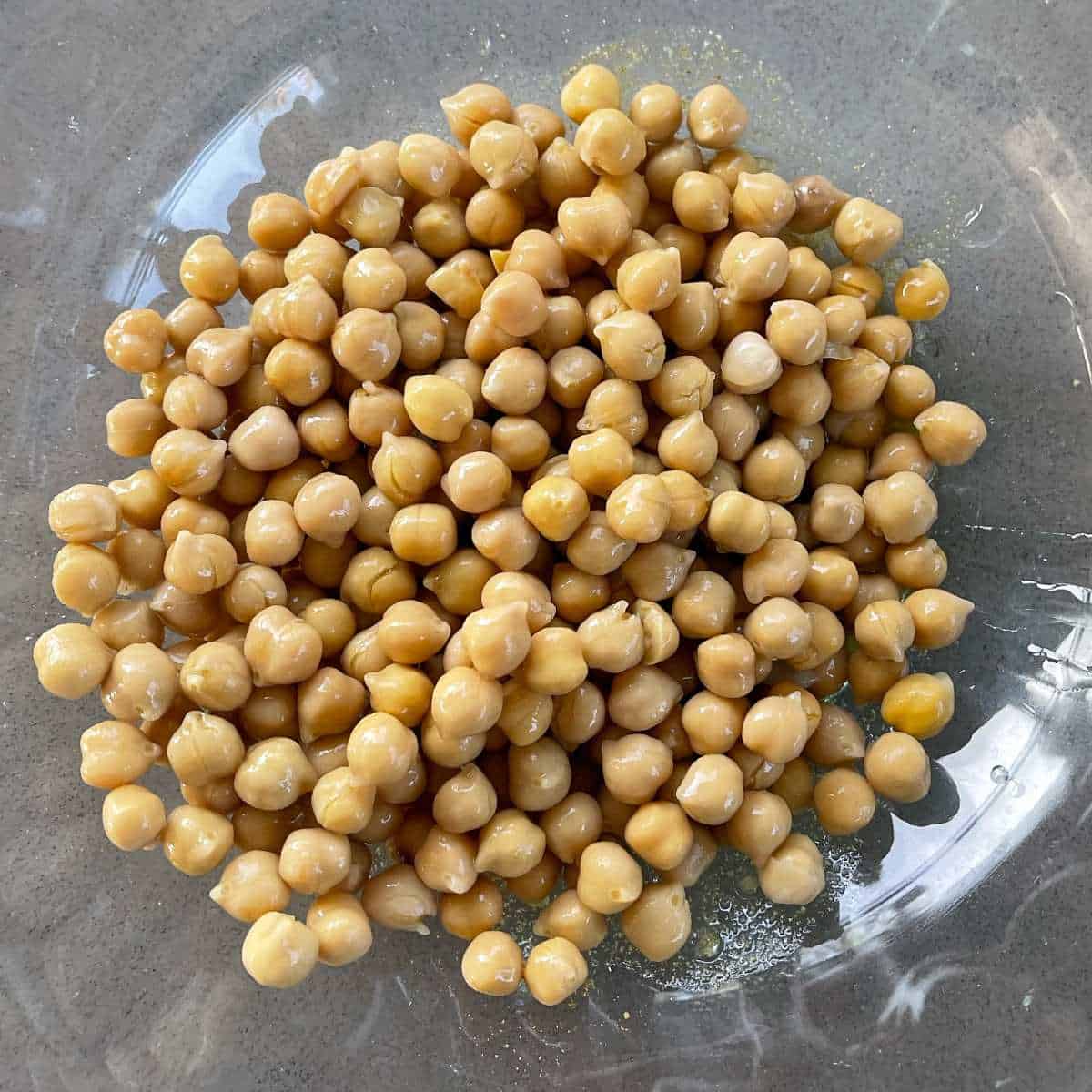 Chickpeas in a glass bowl