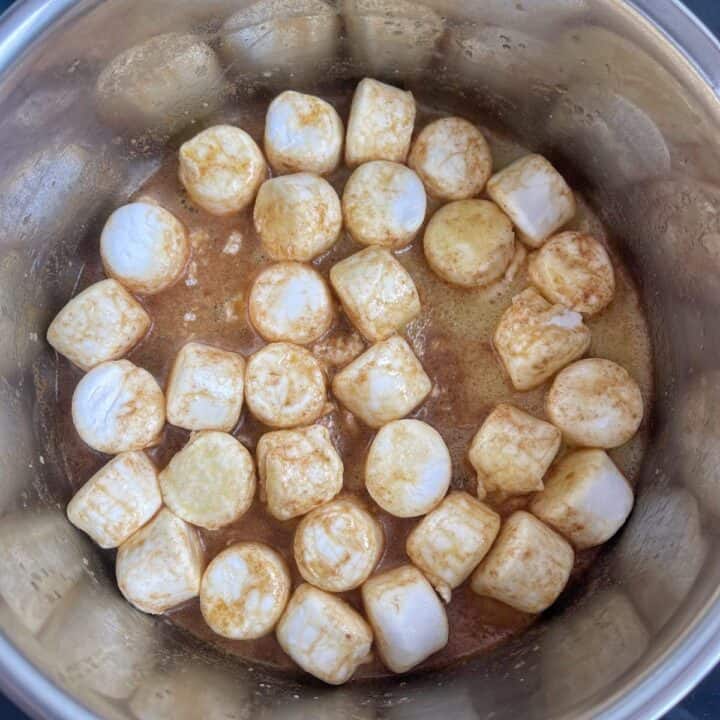 White Christmas Marshmallow Rice Bubble Slice - VJ Cooks